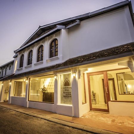 Le Luxe Boutique Hotel Вьентьян Экстерьер фото