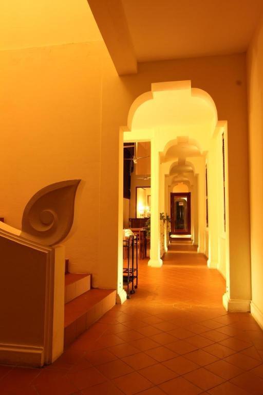 Le Luxe Boutique Hotel Вьентьян Экстерьер фото