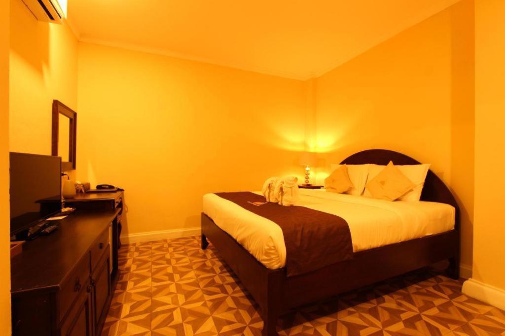 Le Luxe Boutique Hotel Вьентьян Экстерьер фото