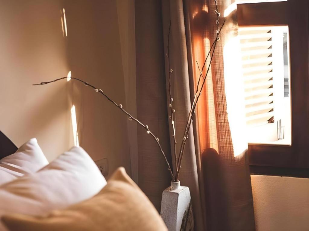 Le Luxe Boutique Hotel Вьентьян Экстерьер фото