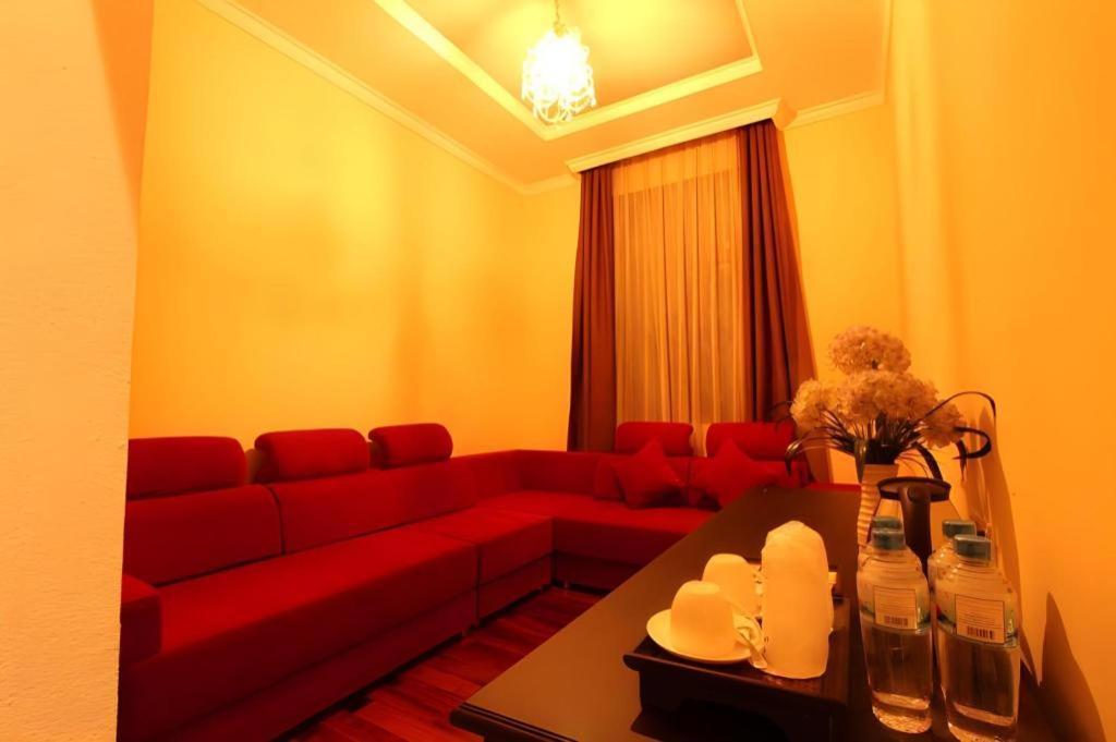 Le Luxe Boutique Hotel Вьентьян Экстерьер фото