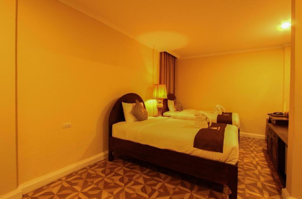 Le Luxe Boutique Hotel Вьентьян Экстерьер фото