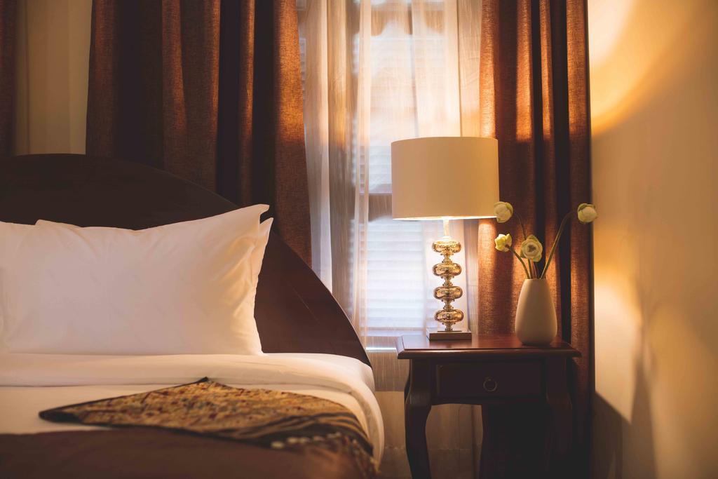 Le Luxe Boutique Hotel Вьентьян Экстерьер фото