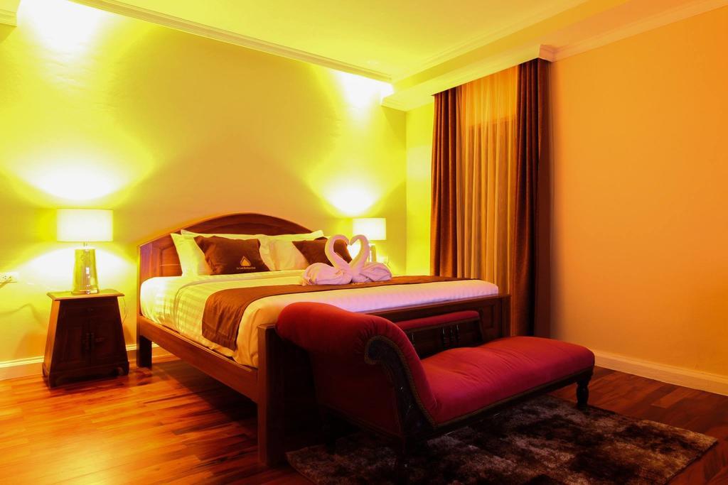 Le Luxe Boutique Hotel Вьентьян Экстерьер фото